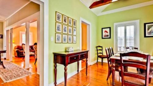 Casa de Rosalie by AvantStay Great Location w Pool BBQ Outdoor Dining Month Long Stays Only in Key West, USA