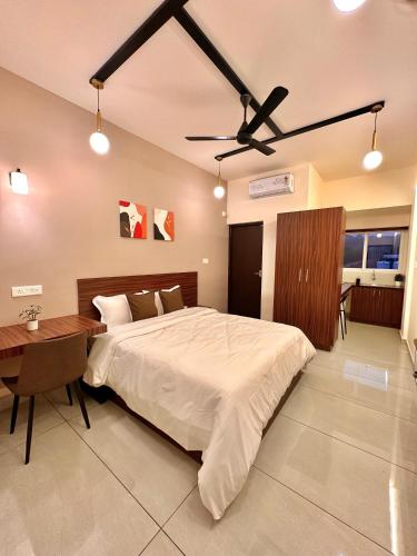 Global Residency in Vazhoor