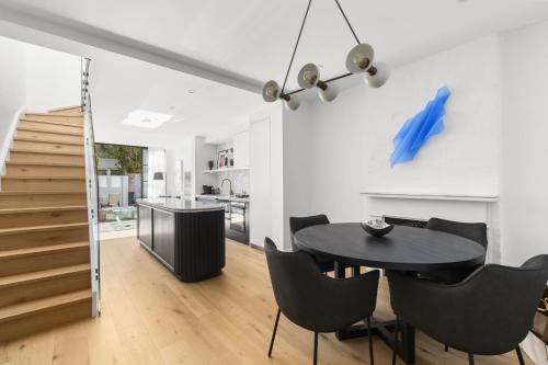 Bright 2 Bed House in Surry Hills - image 6