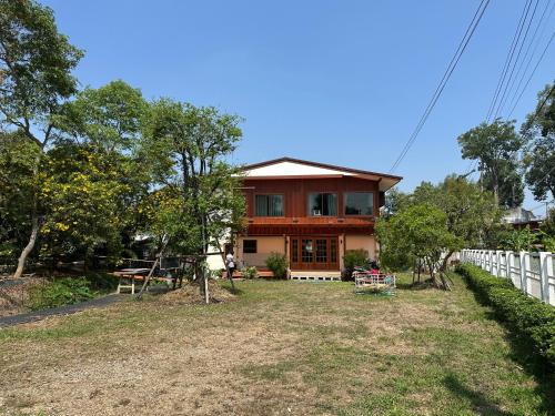 Ban Buarawong บ้านบัวระวงค์ in Saraphi