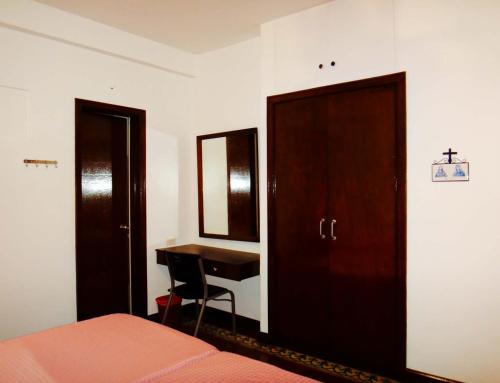 room detail thumbnail 0