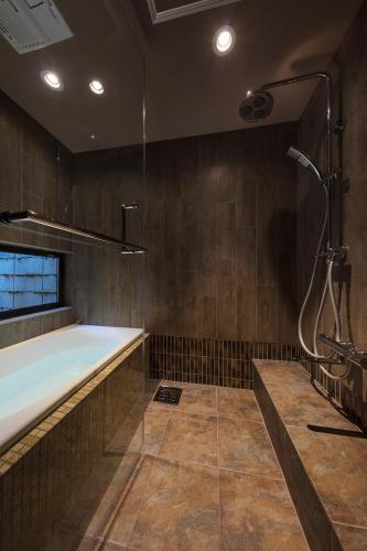 Japanese-Style Townhouse image 10