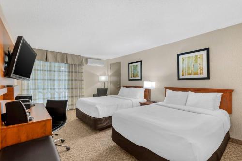 2 queen beds