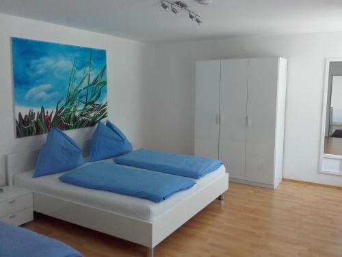 One-Bedroom Apartment with Sofa Bed