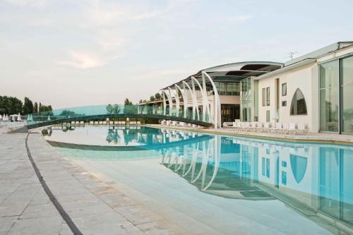 Riviera Golf Resort - 수영장