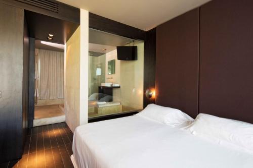 82832086 Riviera Golf Resort