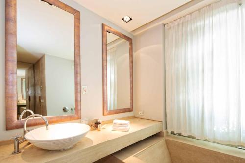 82832258 Riviera Golf Resort