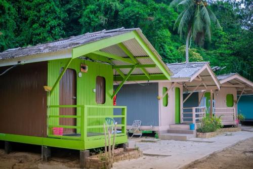 ombak kapas island beach resort in Pulau Kapas
