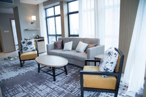Lige Holiday Hotel
