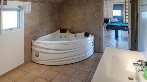 Kolam air panas, Villavilla 244 - Öland, Sverige (Villavilla 244 - Oland, Sverige) in Kopingsvik