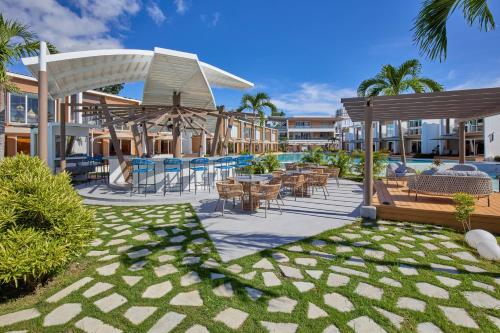 Restaurant, LIME Resort Bohol, a member of Radisson Individuals Premier in Bohol