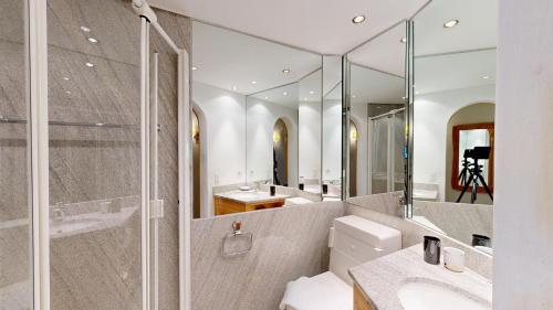 Bathroom, Apartment Uerts in Silvaplana
