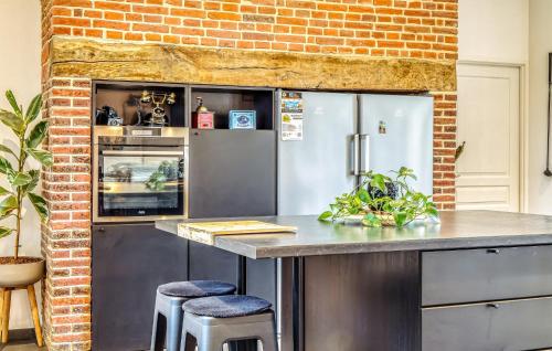 virtuve, Gorgeous Home In Auvilliers With Wifi in Sainte-Beuve-en-Riviere