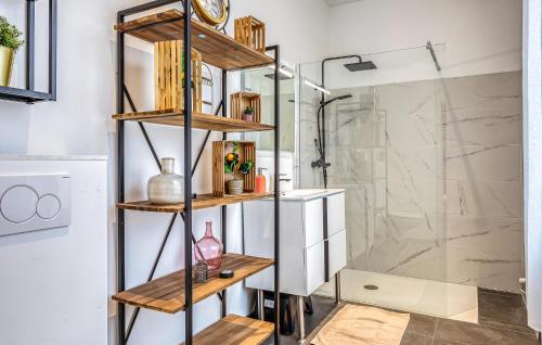 Vannas istaba, Gorgeous Home In Auvilliers With Wifi in Sainte-Beuve-en-Riviere