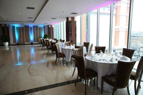 パサール バル スクエア  ホテル  バンドン パワード バイアーキペラゴ