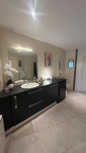 Rez de jardin dans Villas calme 100 m2
