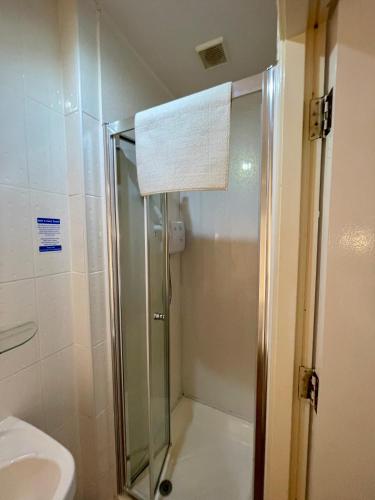 Beeches Hotel - image 12