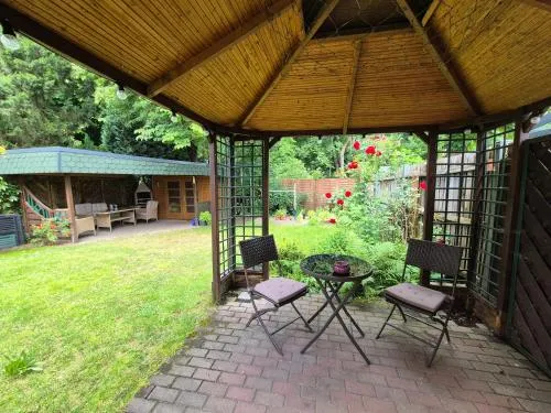 Zentrale ruhige Wohnung mit eigenem Garten und Grillecke nahe Klinikum in Chemnitz, Deutschland