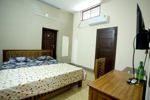 . Devaki Tourist Home