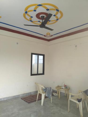 UTK Stayz – khách sạn tại Manrauli