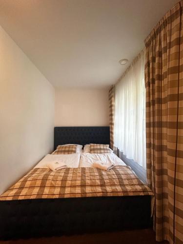 2 double beds