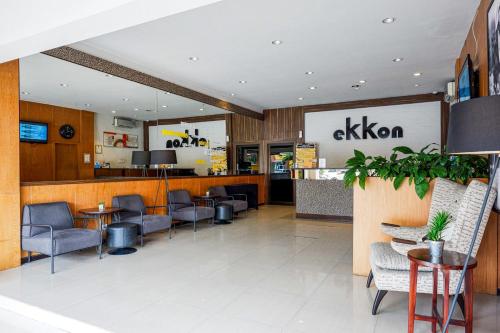 Lobby, Sans Hotel Ekkon Yogyakarta by RedDoorz in Wirobrajan