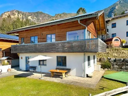 Ein Haus am Berg in Marquartstein, Deutschland