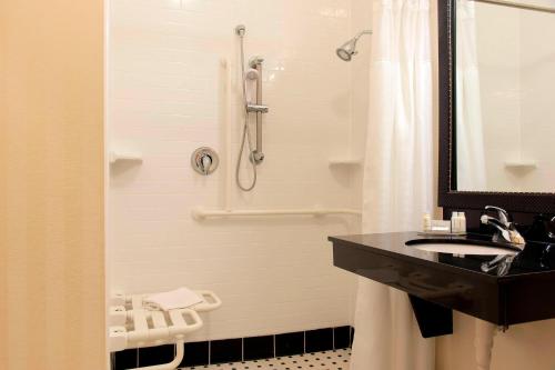 Fairfield Inn & Suites by Marriott Omaha Downtown - image 31