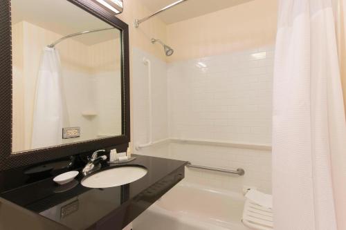 Fairfield Inn & Suites by Marriott Omaha Downtown - image 30