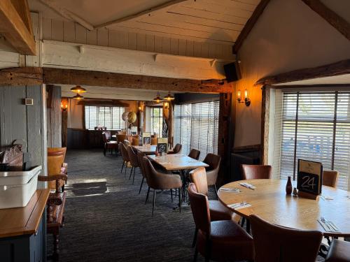 Quality City Hotel Restaurant Free Parking in Upton Warren
