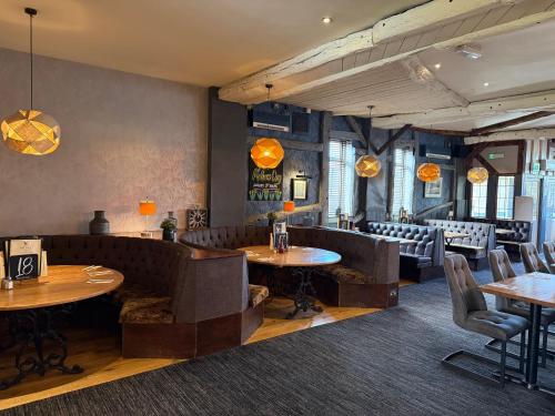 Quality City Hotel Restaurant Free Parking in Upton Warren