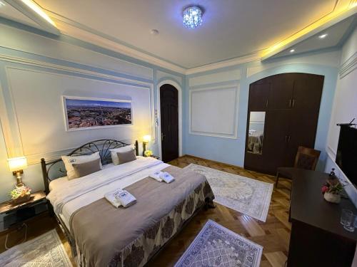 S&L Boutique Hotel Room Type - Suite with Balcony
