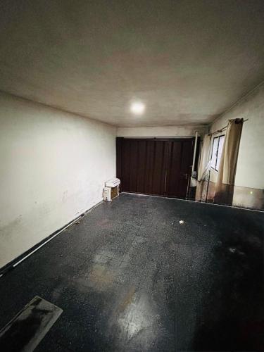 Habitación independiente con garage