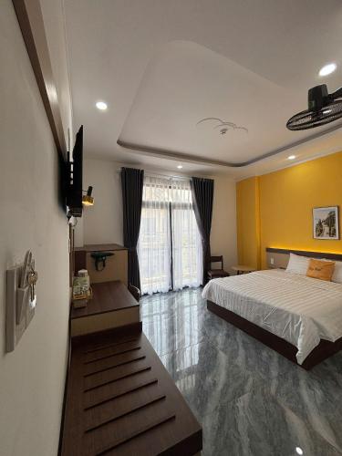 room detail thumbnail 1