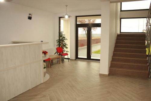 Riana - image 5