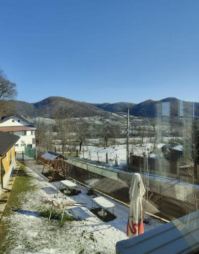 Viesnīcas āriene, Casa NICORAD Camere in Pucioasa