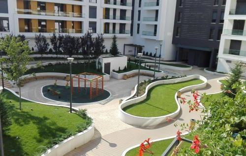 Central Garden downtown apartment