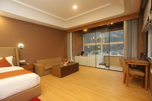 The Udit By West Western - Central Heated and Air Cooled - River View & Roof Top cafe & Bar photo 2