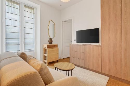 delat sällskapsrum/tv-rum, Modern apartment near subway in Saint Mande