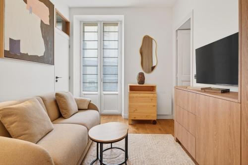 Shared lounge/TV area, Modern apartment near subway in Saint Mande