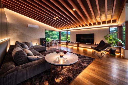 Luxury 243m2 Private Villa Sauna 12 Guests – khách sạn tại Maruyama