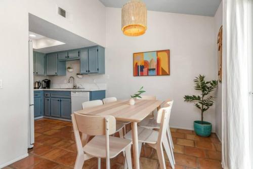Pool, Golf, Tennis, Gym - walk to Coachella in Indio, USA