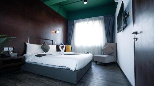room detail thumbnail 1