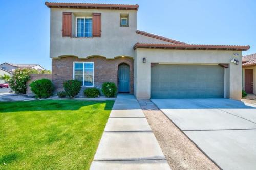 Chic, Spacious 5BD Desert Oasis, Индио (фото 6)