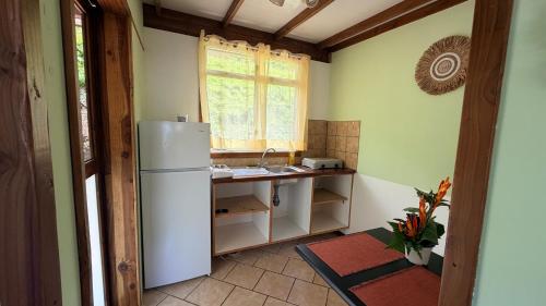 Mutfak, Vai Hea Lodge in Raiatea