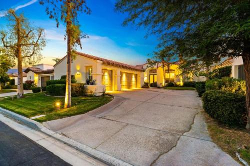 Exquisite La Quinta Home - Pool, Spa, and Golf View in La Quinta, USA