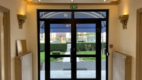 Bejárat, Contact Hotel Le Continental in Vierzon