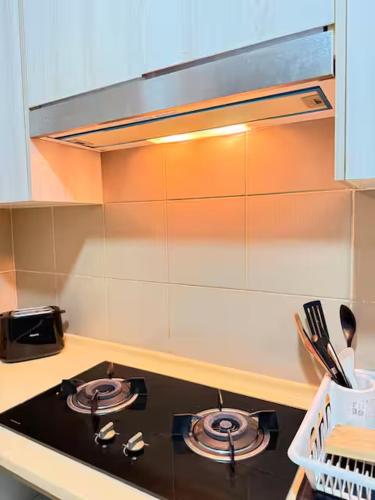 Studio MV-18 | Balcony + Kitchen 