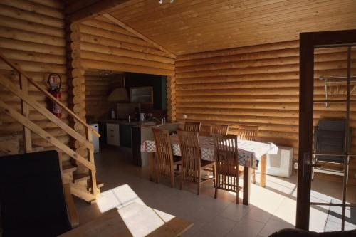 設施, CHALET JACUZZI PRIVE, TERRASSE et VUE MONTAGNE DANS CAMPING 3 ETOILES in 沙托魯阿爾佩