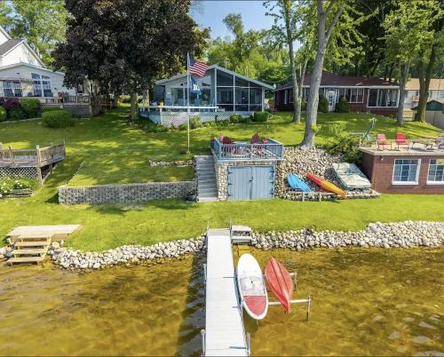 Kert, Lake Cabin Stay That Actually Feels Like a Getaway in Fremont (Indiana)